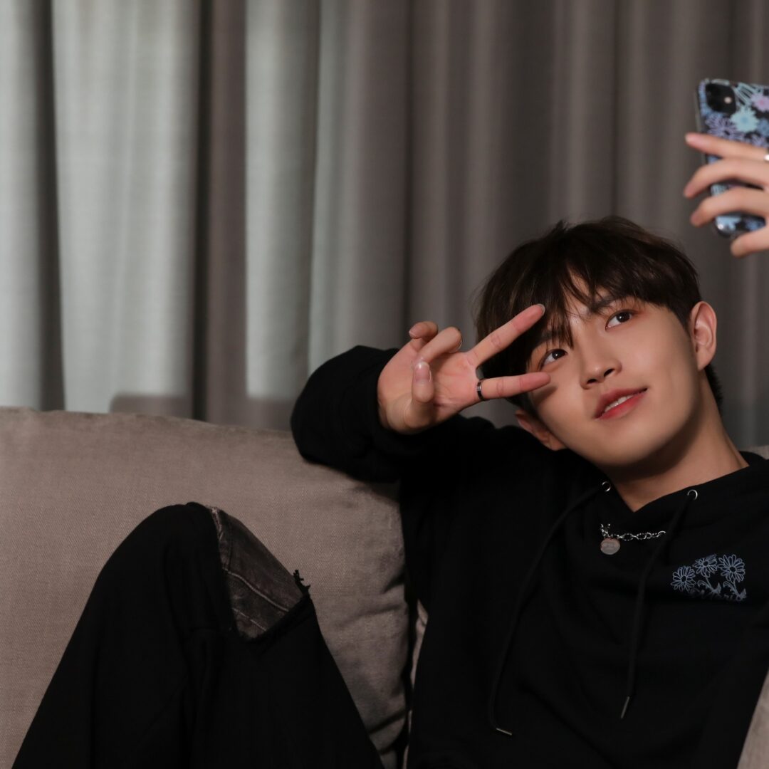 kjh-ulkin-p1-behind-20