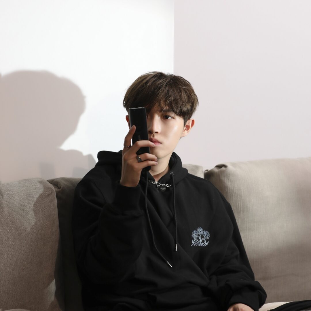 kjh-ulkin-p1-behind-24