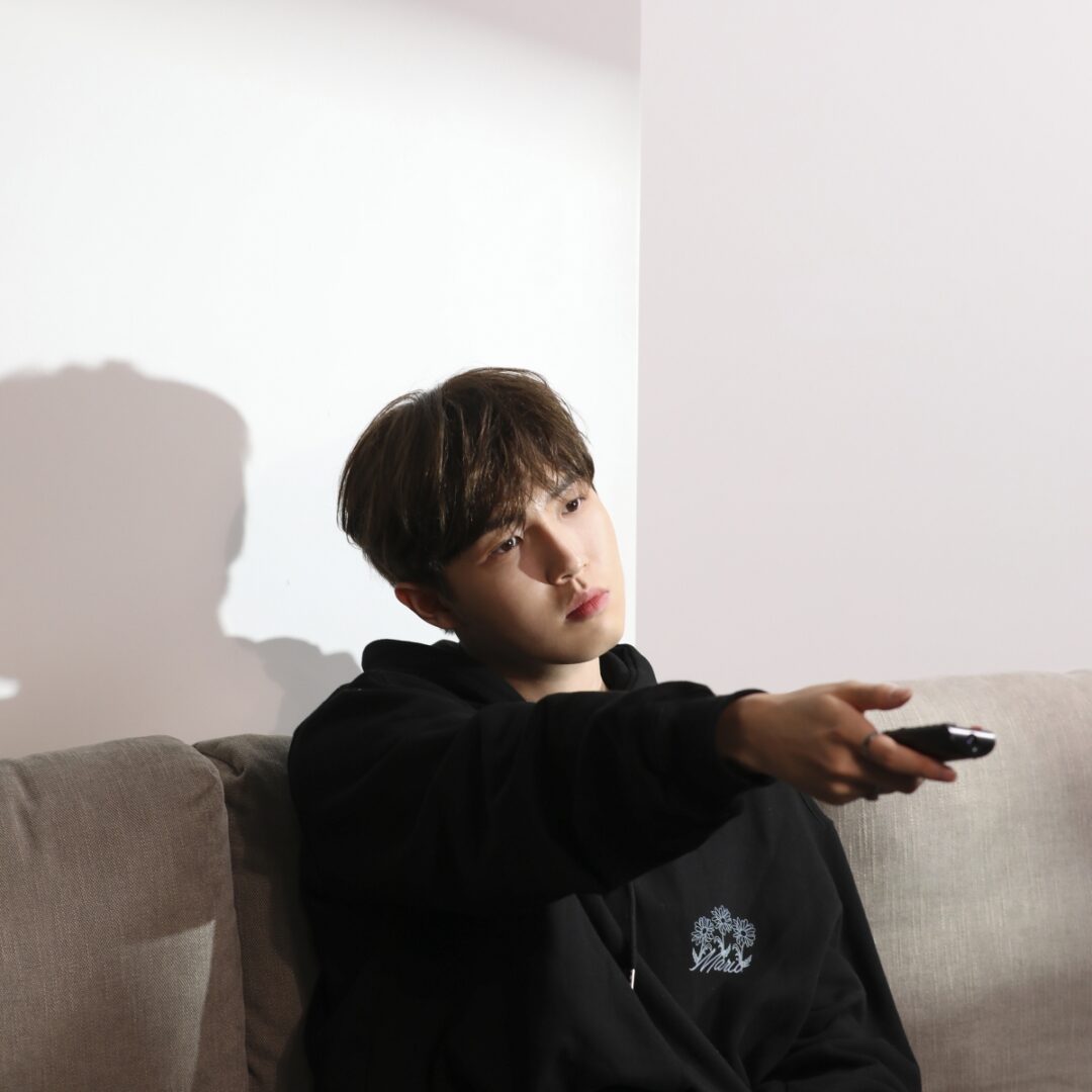 kjh-ulkin-p1-behind-25