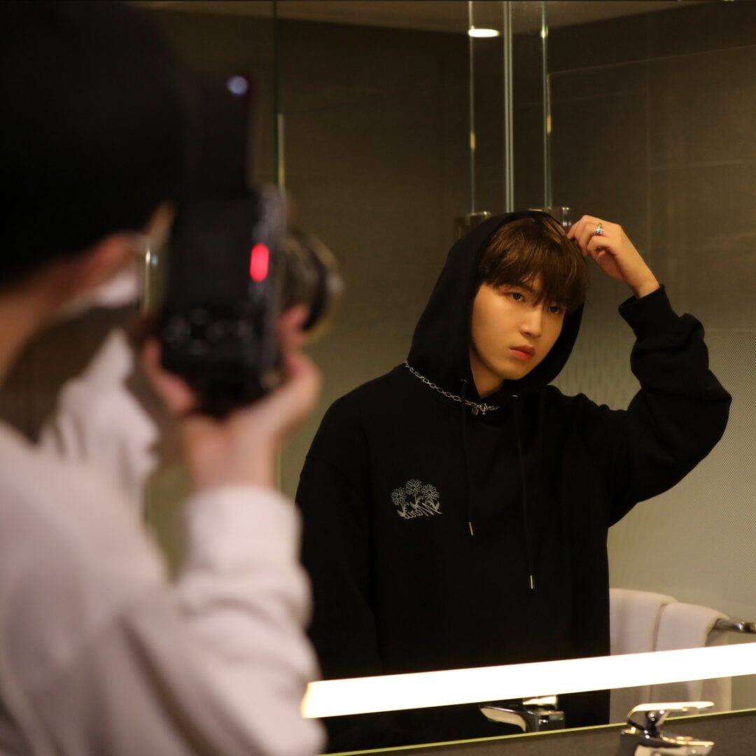 kjh-ulkin-p1-behind-34