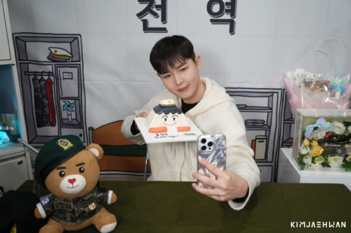 kjh-behind-ytlive-260107-8